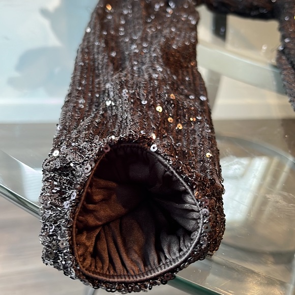 Black Sequent, covered dress low cut - Picture 6 of 6